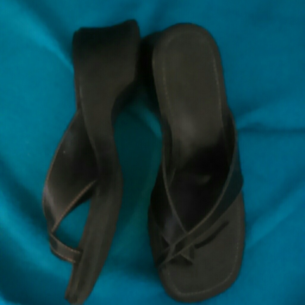 Wrap Toe Leather Wedge Sandals